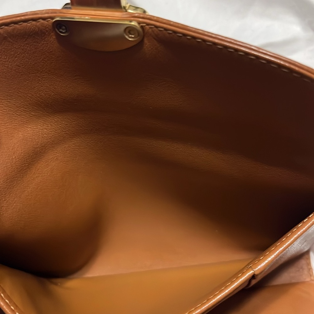 Louis Vuitton 2009 Leather Mahina Brown Amelia International Wallet - Picture 8 of 13